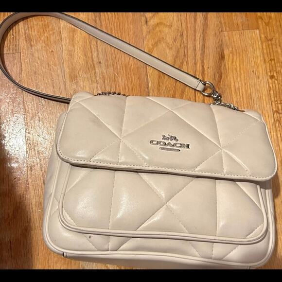 NWOT - Coach CJ526 Mini Klare Crossbody Puffy Diamond Quilting Chalk Leather - Picture 1 of 15